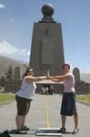 quito monumento mittad del mundo 